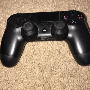 PS4 controller